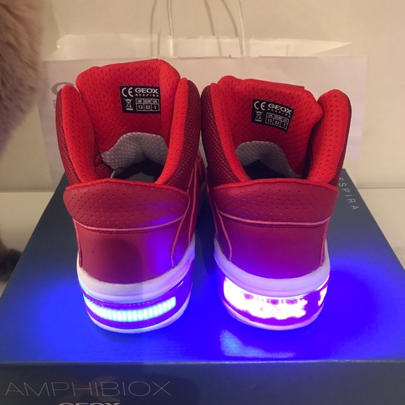 Geox Red HighTops with USB/LED heel messaging - Picture 4 of 9